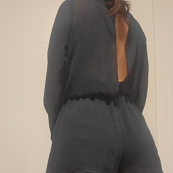 Used Forever 21 Green Backless Romper with Crystal Necklace Decor size Small - Picture 3 of 5